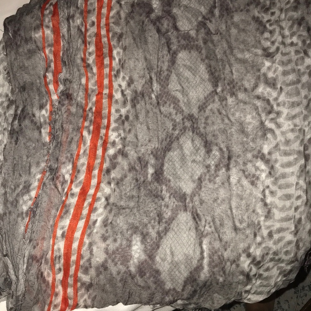 Michael stars gray snakeskin pattern scarf